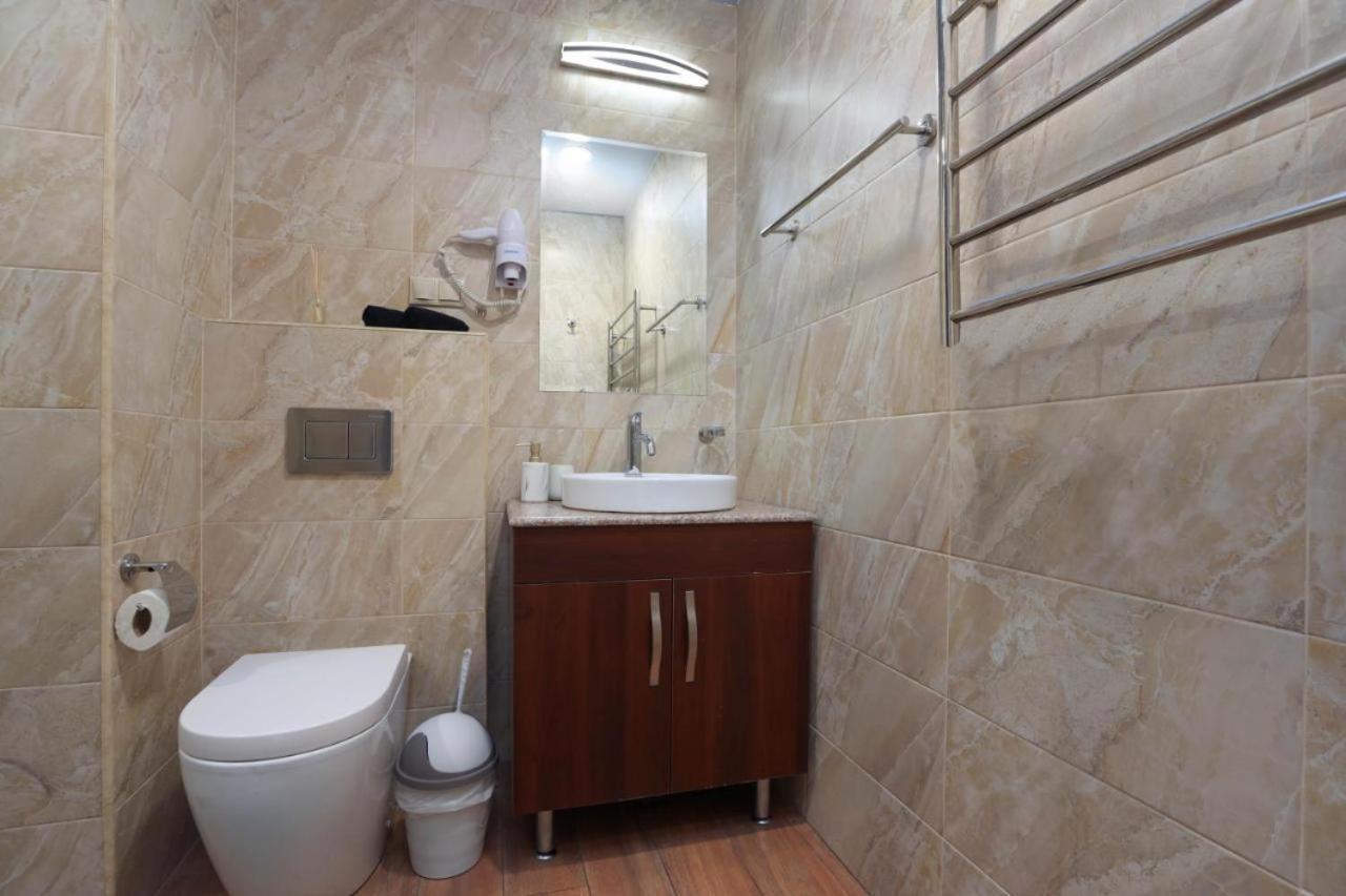 Apartment Near Republic Square Ереван Екстериор снимка