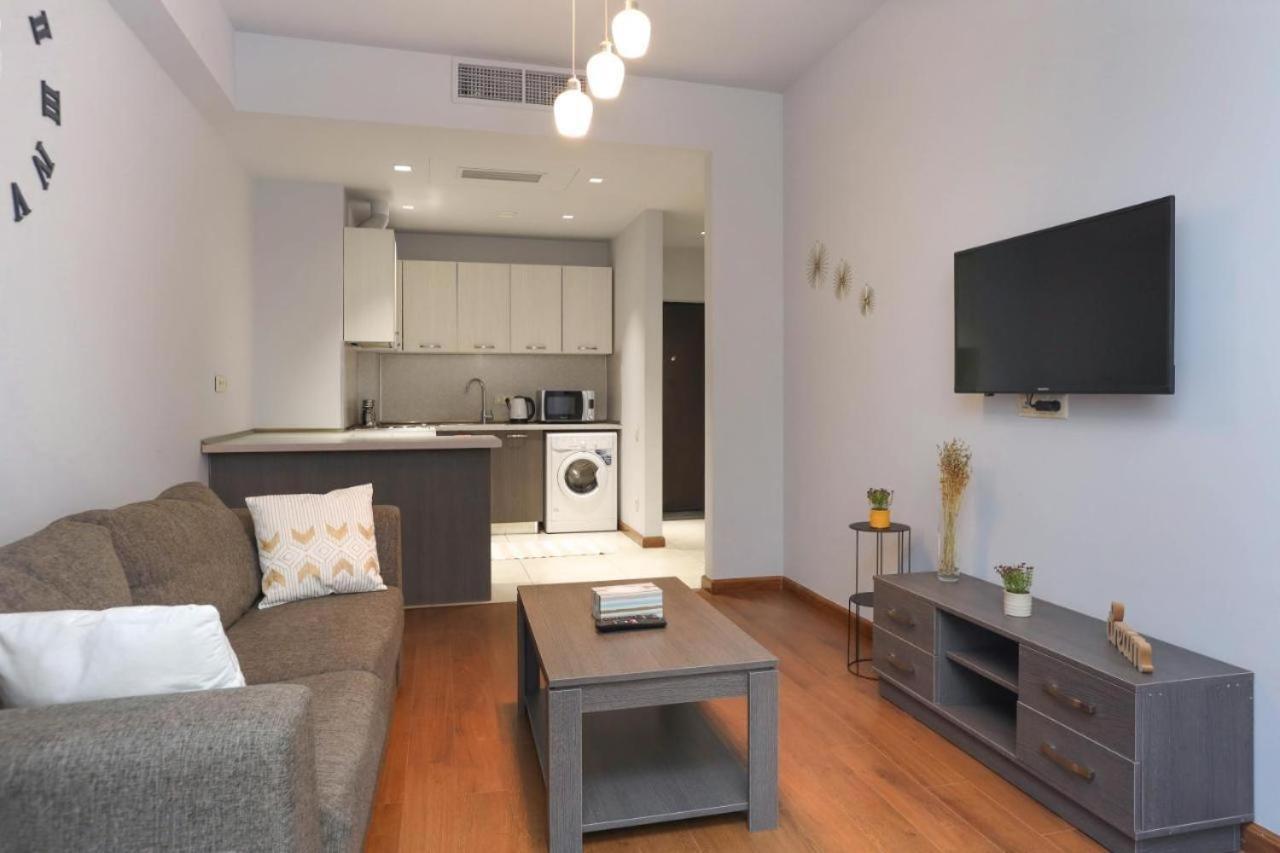 Apartment Near Republic Square Ереван Екстериор снимка