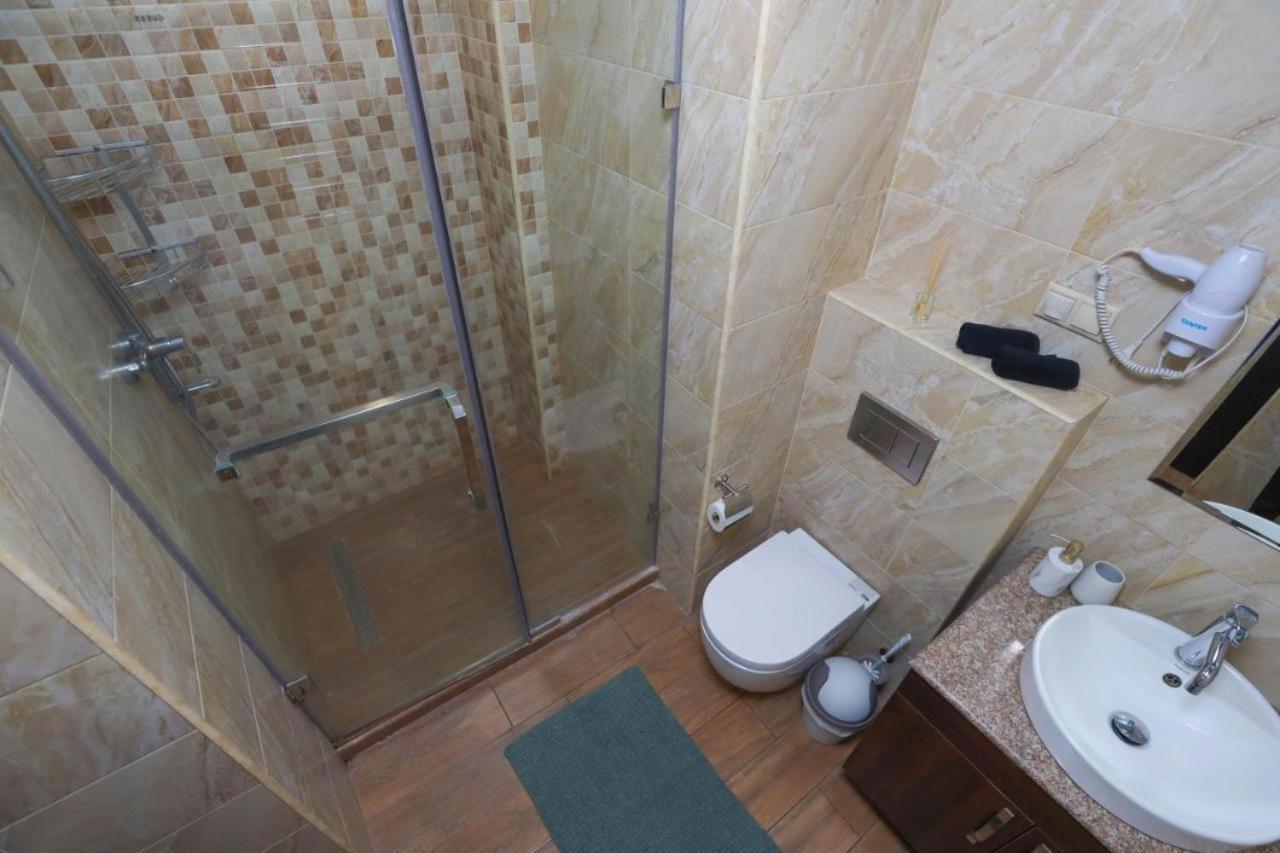 Apartment Near Republic Square Ереван Екстериор снимка